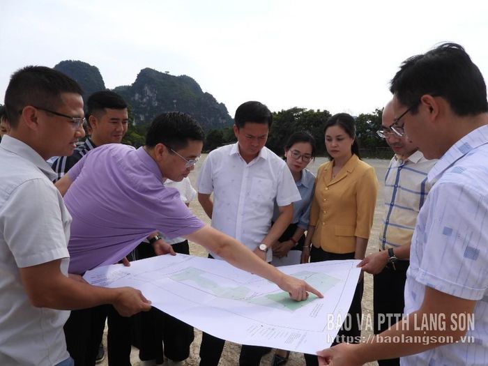 Lãnh đạo Sở Nông nghiệp và Môi trường báo cáo về sự phù hợp quy hoạch khi điều chỉnh dự án