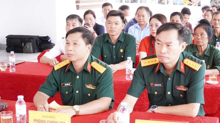 Các đại biểu dự buổi lễ.