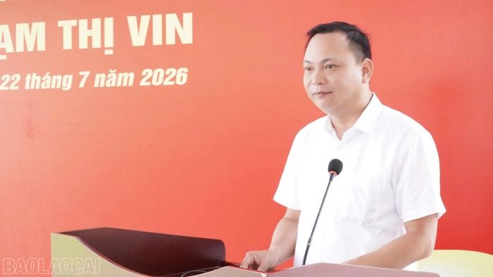 Lãnh đạo xã Đông Cuông phát biểu tại buổi lễ.