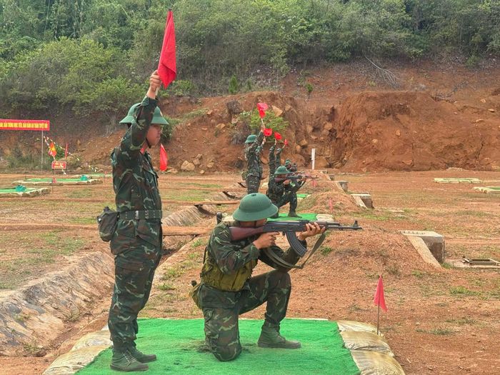 Công tác kiểm tra “3 nổ” trong huấn luyện chiến sĩ mới bảo đảm an toàn tuyệt đối