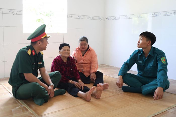 Cụ bà Lục Thị Dao hạnh phúc khi con gái có không gian riêng sau nhiều năm sống chung với gia đình anh trai