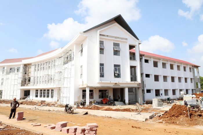 Dãy phòng học đã cơ bản hoàn thiện, sẵn sàng để lắp đặt thiết bị dạy học