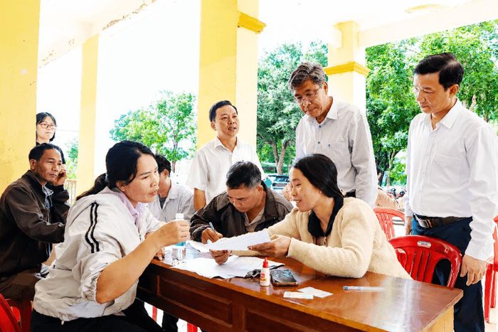 Lãnh đạo UBND tỉnh Lâm Đồng kiểm tra công tác tuyển sinh tại Trường Phổ thông nội trú liên cấp Tiểu học và THCS Quảng Trực