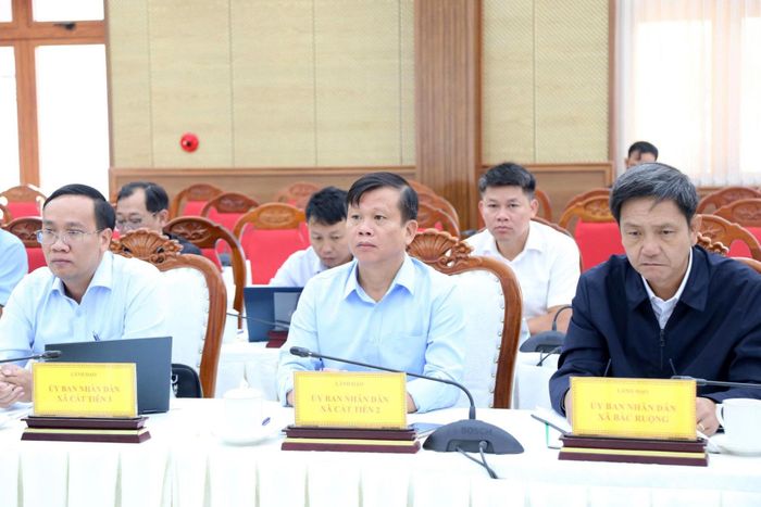 Các xã, phường tham dự buổi làm việc