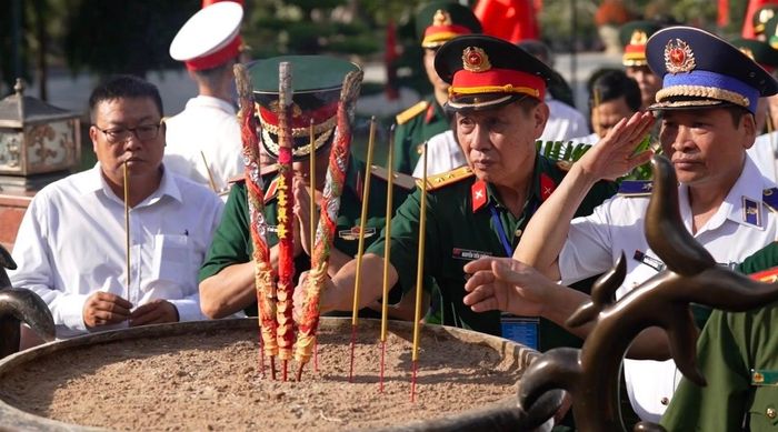 Thành kính tưởng niệm các Anh hùng liệt sĩ