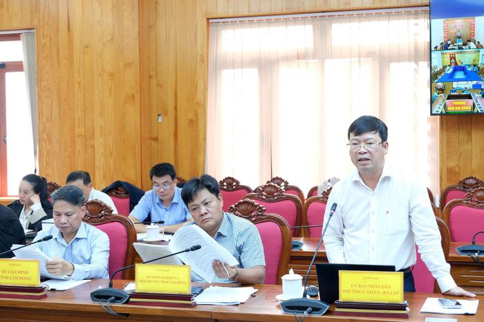 Phó Chủ tịch UBND phường Cam Ly - Đà Lạt Nguyễn Văn Triêm phát biểu ý kiến