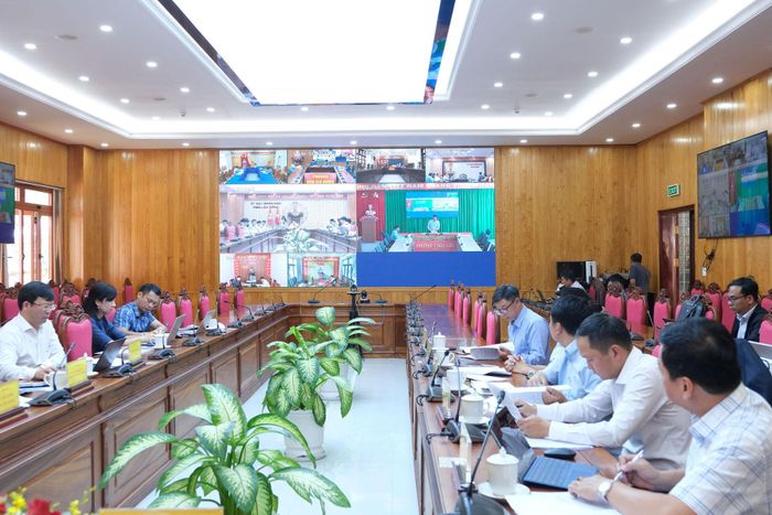 Các xã, phường, đặc khu nêu ý kiến từ các đầu cầu trực tuyến