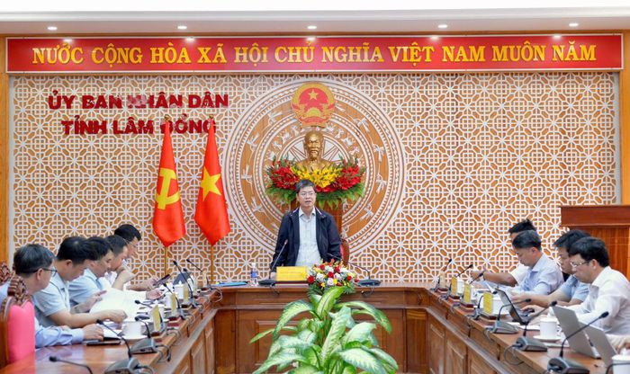 Ủy viên Ban Thường vụ Tỉnh ủy, Phó Chủ tịch UBND tỉnh Lâm Đồng Nguyễn Hồng Hải chủ trì cuộc họp