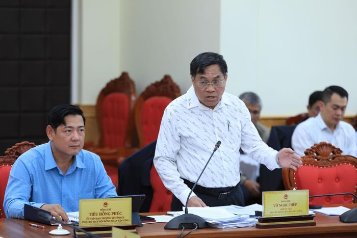 Tỉnh ủy viên, Phó Chủ tịch UBND tỉnh Lâm Đồng Võ Ngọc Hiệp giải trình nhiều nội dung được Thường trực HĐND tỉnh quan tâm
