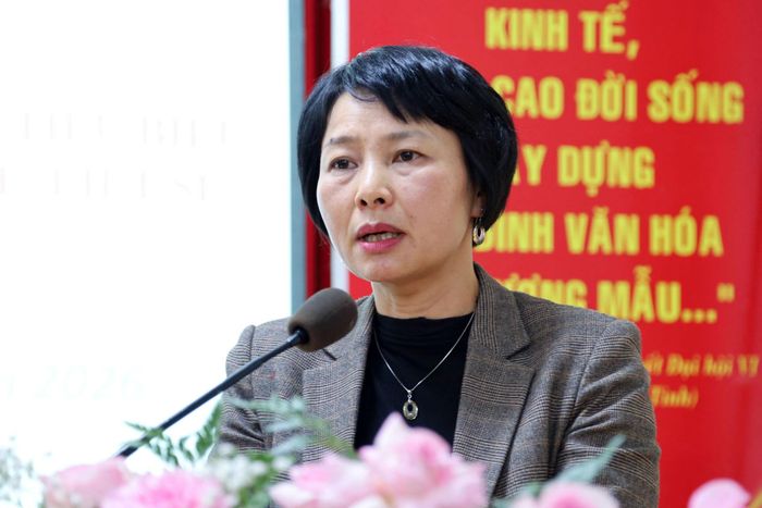 Đồng chí Phạm Thị Phúc, Phó Bí thư Tỉnh ủy, Chủ tịch Ủy ban MTTQ Việt Nam tỉnh Lâm Đồng phát biểu tại buổi gặp mặt