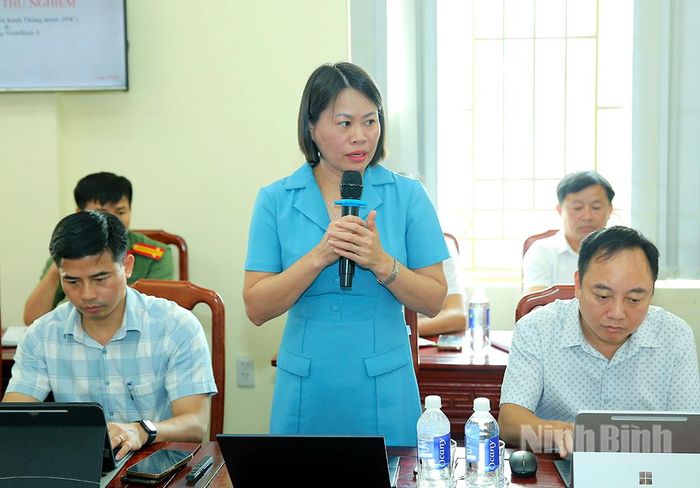 Đại diện Viettel Ninh Bình phát biểu tại hội nghị.