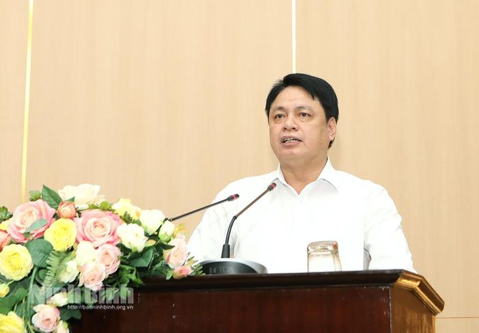 Đồng chí Trần Minh Thắng, Ủy viên Ban Thường vụ Tỉnh ủy, Bí thư Đảng ủy, Chủ tịch HĐND phường phát biểu tại hội nghị.