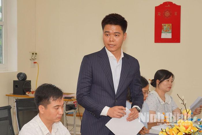 Lãnh đạo Công ty cổ phần nhân lực Nam Hà phát biểu tại buổi làm việc.