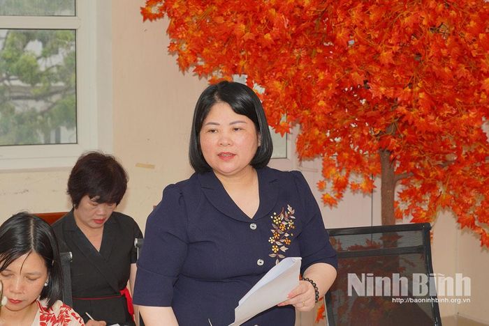 Lãnh đạo Sở Nội vụ phát biểu tại buổi làm việc.