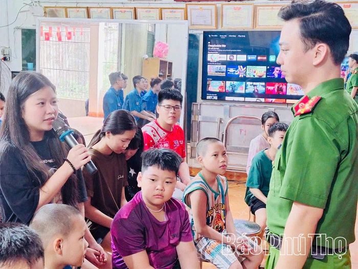 Đoàn thanh niên phường Thống Nhất tổ chức tuyên truyền Luật An ninh mạng và kỹ năng bảo vệ an toàn trên không gian mạng cho đoàn viên, thành niên và học sinh trên địa bàn.