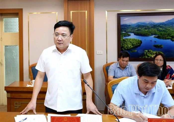 Đại diện lãnh đạo Sở Tài chính phát biểu tại hội nghị.
