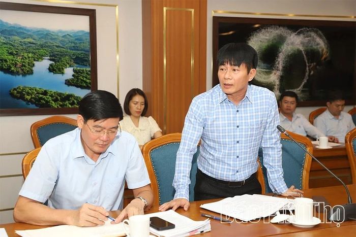 Đại diện các Công ty TNHH MTV Xổ số kiến thiết Phú Thọ, Vĩnh Phúc, Hòa Bình báo cáo tại hội nghị.