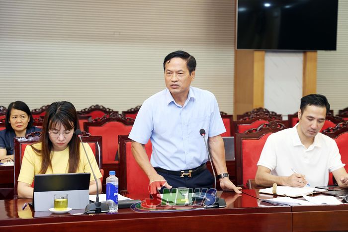 Đại diện Công ty TNHH MTV Petrolimex Sơn La phát biểu tại cuộc làm việc.