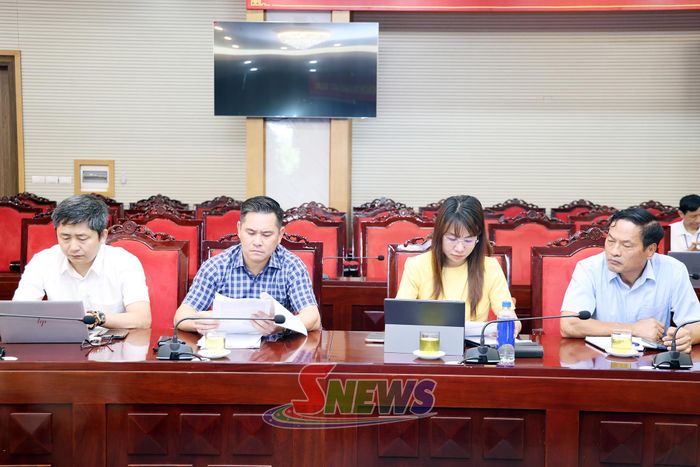 Đại biểu dự làm việc.