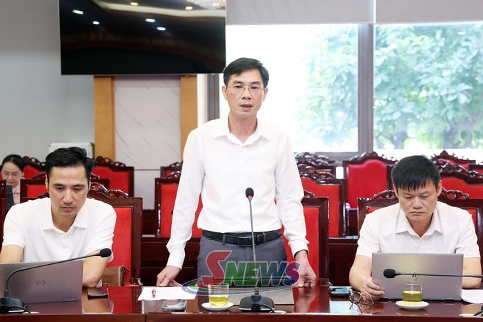 Lãnh đạo Sở Nông nghiệp và Môi trường phát biểu tại cuộc làm việc.