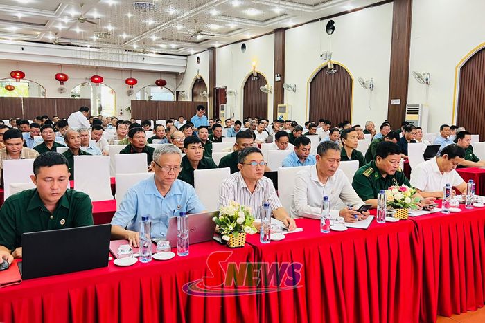 Các đại biểu dự hội nghị.