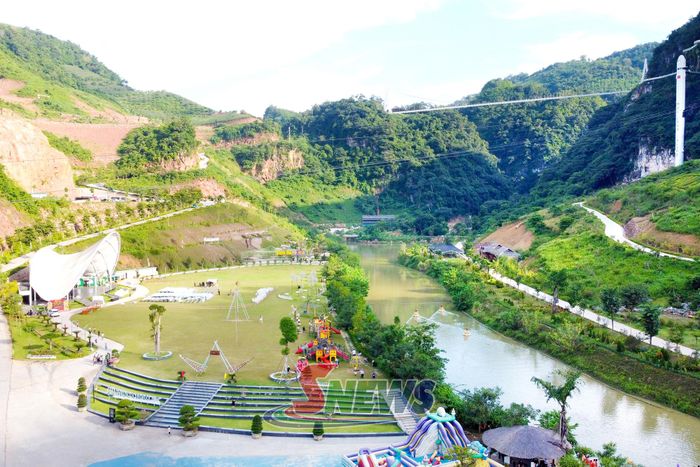 Khu du lịch Mộc Châu Island - Cầu kính Bạch Long, phường Mộc Châu của Công ty CP Du lịch 26 Mộc Châu