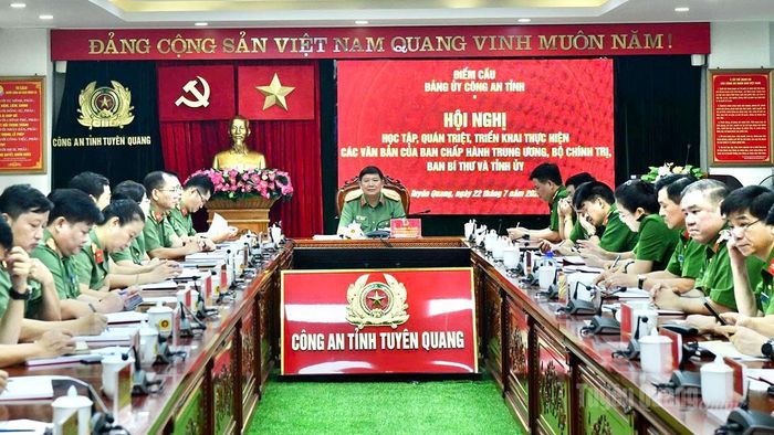 Đại biểu dự hội nghị tại điểm cầu Đảng ủy Công an tỉnh. Ảnh: Kỳ Dao.