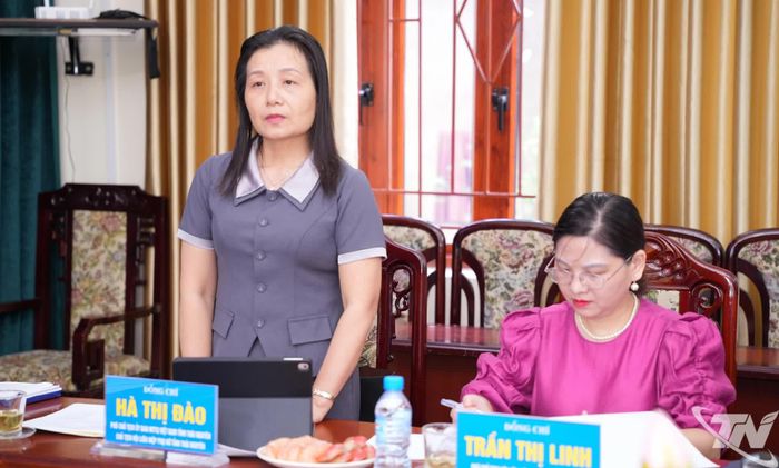 Lãnh đạo Hội Liên hiệp Phụ nữ tỉnh phát biểu tại buổi làm việc.