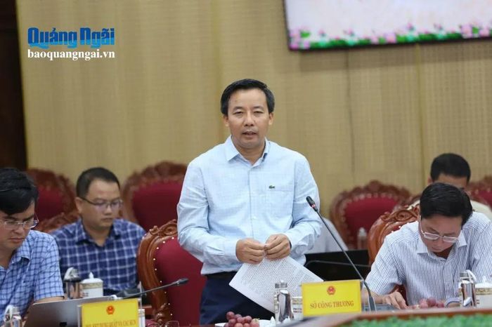 Giám đốc Sở Công thương Nguyễn Thanh Mân báo cáo tại buổi làm việc