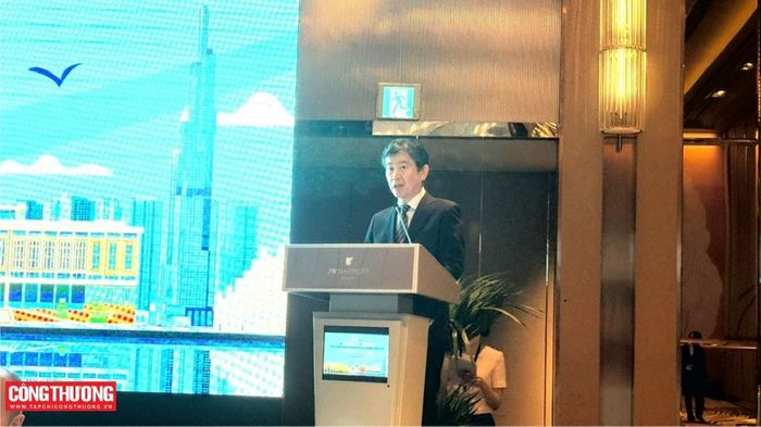 Ông Kenichi Kobayashi, Đại diện Quan chức cấp cao CPTPP của Nhật Bản phát biểu tại Diễn đàn.