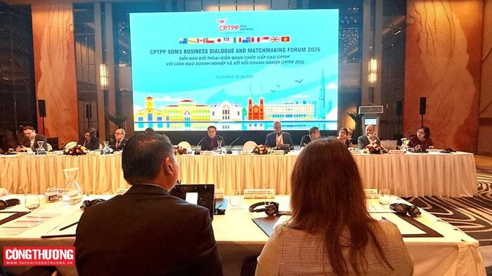 Đối thoại giữa các quan chức cấp cao của CPTPP và các nhà lãnh đạo doanh nghiệp tập trung vào các nội dung như: tạo thuận lợi thương mại, đầu tư và chuỗi cung ứng, chuyển đổi số và xanh...