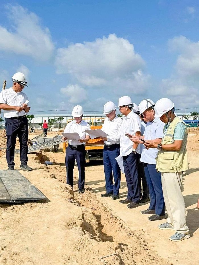 Tổng Giám đốc Vinachem Nguyễn Hữu Tú cùng Đoàn công tác kiểm tra thực tế tại công trường Dự án Nhà máy Hóa chất Nhơn Trạch