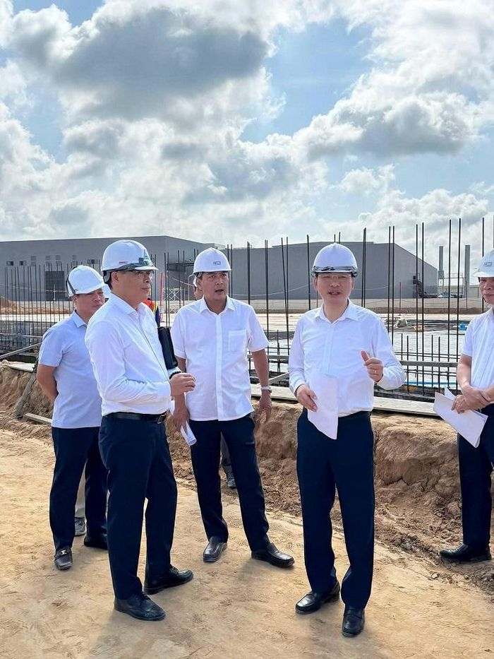 Tổng Giám đốc Vinachem Nguyễn Hữu Tú yêu cầu các đơn vị bám sát tiến độ, bảo đảm chất lượng và an toàn trong quá trình triển khai dự án