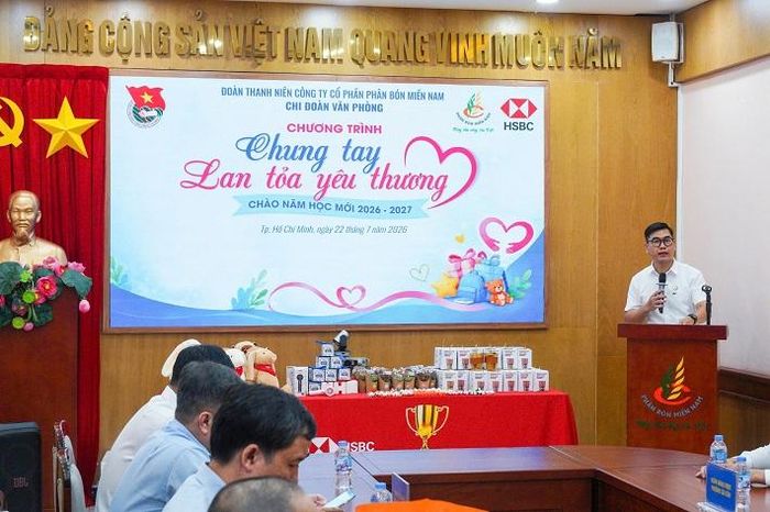 Ông Nguyễn Văn Chiến, Bí thư Đoàn Thanh niên Công ty Cổ phần Phân bón Miền Nam nhấn mạnh ý nghĩa của chương trình trong việc lan tỏa tinh thần sẻ chia và trách nhiệm với cộng đồng