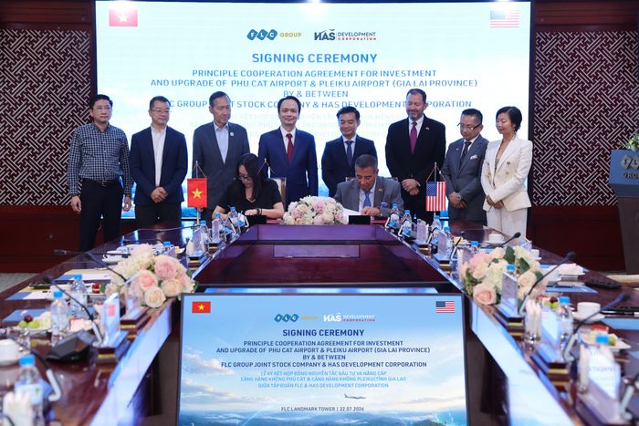 Đại diện Tập đoàn FLC và HASDC ký kết Hợp đồng nguyên tắc đầu tư và nâng cấp Cảng hàng không Phù Cát và Pleiku tại tỉnh Gia Lai.