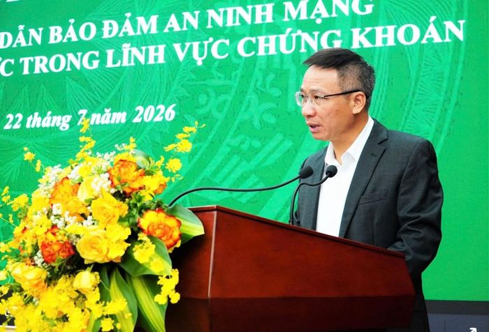 Phó Chủ tịch Ủy ban Chứng khoán Nhà nước Hà Duy Tùng phát biểu khai mạc hội nghị. Ảnh: SSC