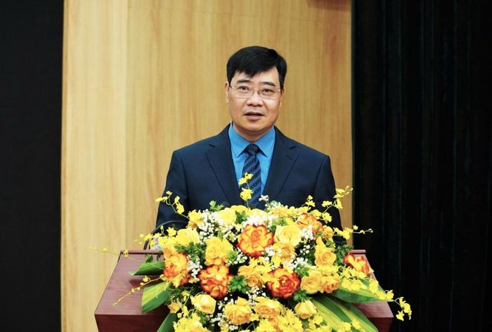 Đại tá Nguyễn Hồng Quân - Phó Cục trưởng Cục An ninh mạng và phòng, chống tội phạm sử dụng công nghệ cao phát biểu tại hội nghị. Ảnh: SSC