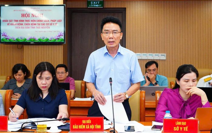 Phó Giám đốc BHXH tỉnh Thái Nguyên Nguyễn Hồng Trường phát biểu tại buổi làm việc. Ảnh: Đồng Văn Thưởng