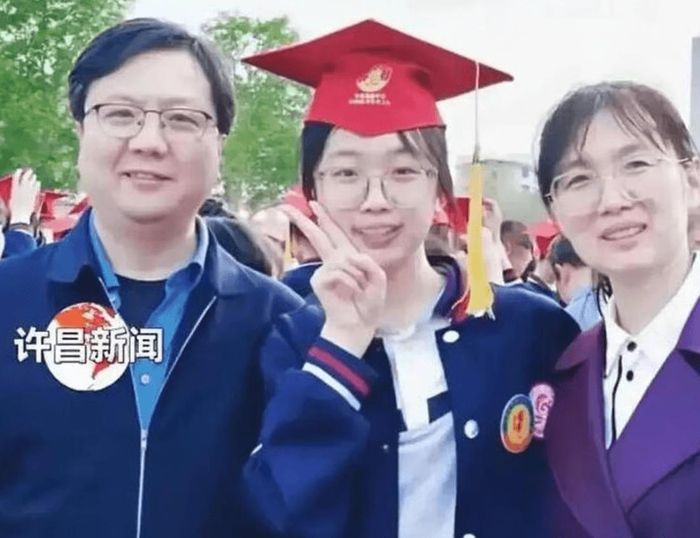 Ưu tiên sức khỏe tinh thần hơn là điểm số bài kiểm tra cứng nhắc, bố mẹ của Xu đã tạo cho em một môi trường phát triển thoải mái dựa trên niềm tin rằng cuộc sống là một hành trình dài, nơi sai lầm là một phần tự nhiên của sự trưởng thành. Ảnh:163.com