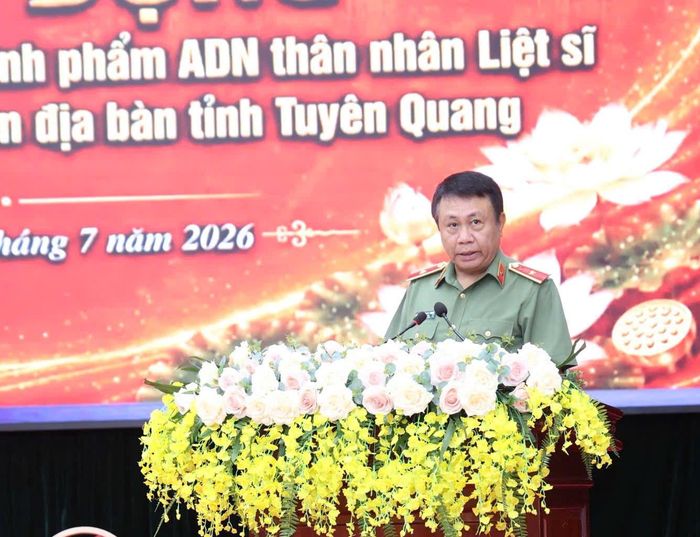 Giám đốc Công an tỉnh Thiếu tướng Nguyễn Đức Thuận phát biểu tại buổi lễ.