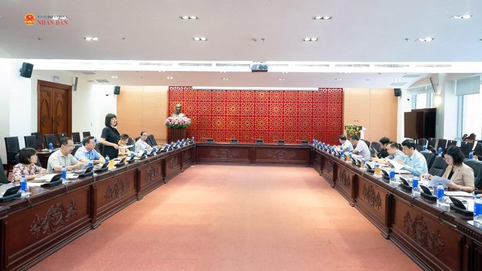 Quang cảnh cuộc họp