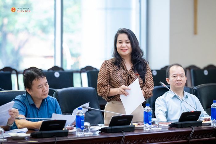 ĐBQH hoạt động chuyên trách tại Ủy ban Pháp luật và Tư pháp Nguyễn Quỳnh Liên phát biểu