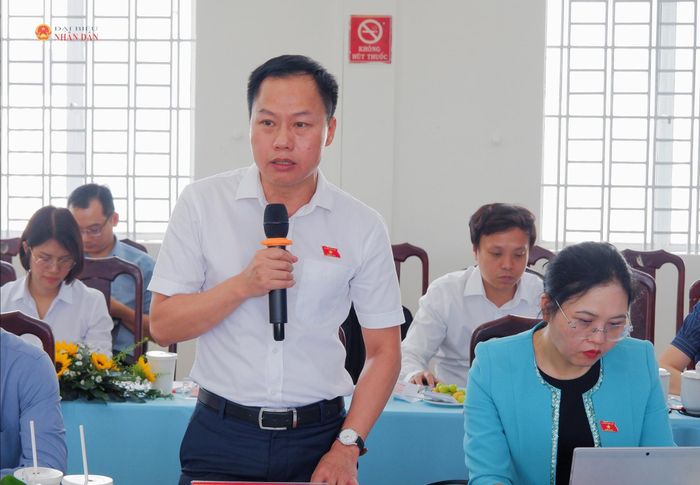 ĐBQH hoạt động chuyên trách tại Ủy ban Dân nguyện và Giám sát Đỗ Khắc Hưởng phát biểu. Ảnh: Hoa Lê