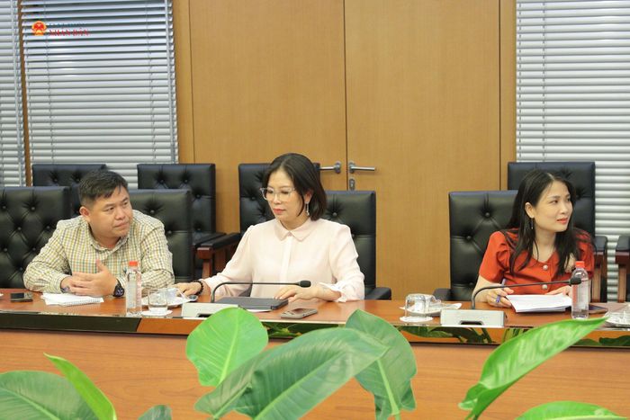 Các đại biểu dự cuộc họp