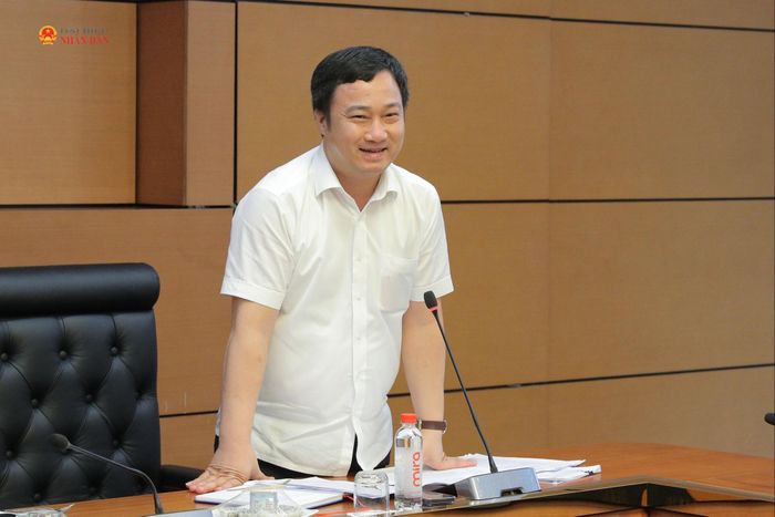 Phó Chủ nhiệm Ủy ban Dân nguyện và Giám sát Cao Mạnh Linh phát biểu