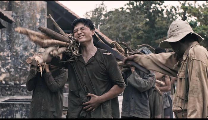 Một cảnh quay được dàn dựng trong phim.