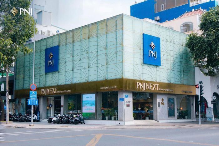 Trước áp lực bán lại tăng cao, PNJ buộc phải điều chỉnh phương thức thanh toán.