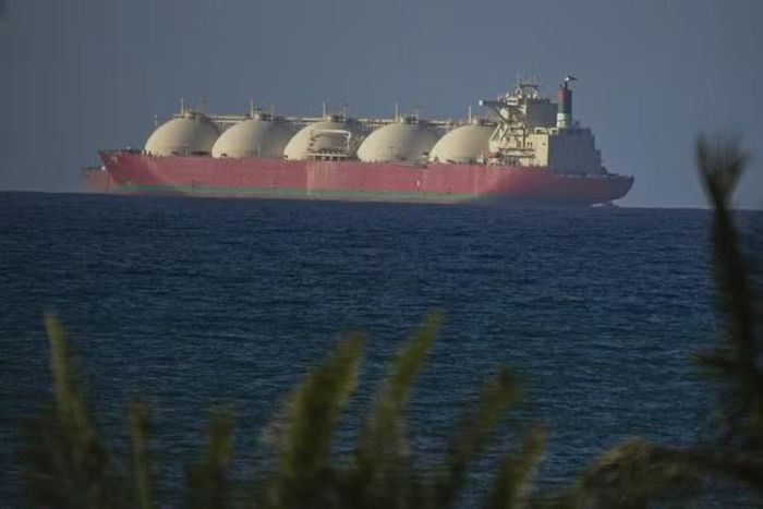 Lưu lượng tàu bè qua eo biển Hormuz sụt giảm do căng thẳng Mỹ-Iran. Ảnh: Anadolu