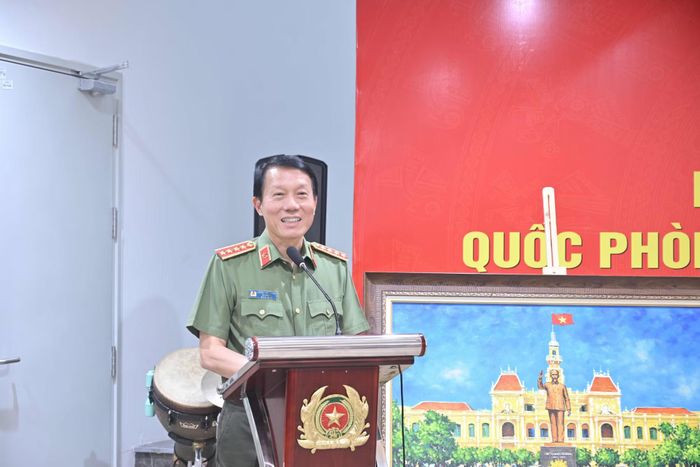 Bộ trưởng Lương Tam Quang phát biểu chào mừng các đại biểu.
