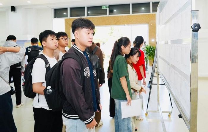 Thí sinh dự thi kỳ thi đánh giá năng lực Đại học Quốc gia Thành phố Hồ Chí Minh (V-ACT) đợt 2 năm 2026. Ảnh: Đại học Đông Á